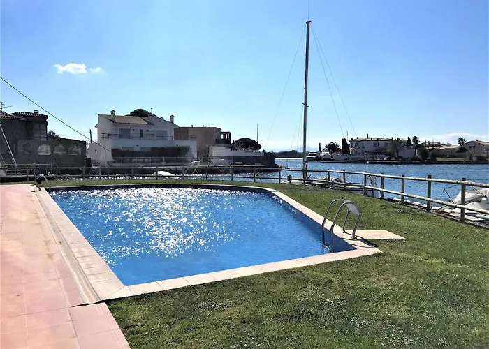 Apartamento En Roses Con Vistas Al Canal Y Piscina