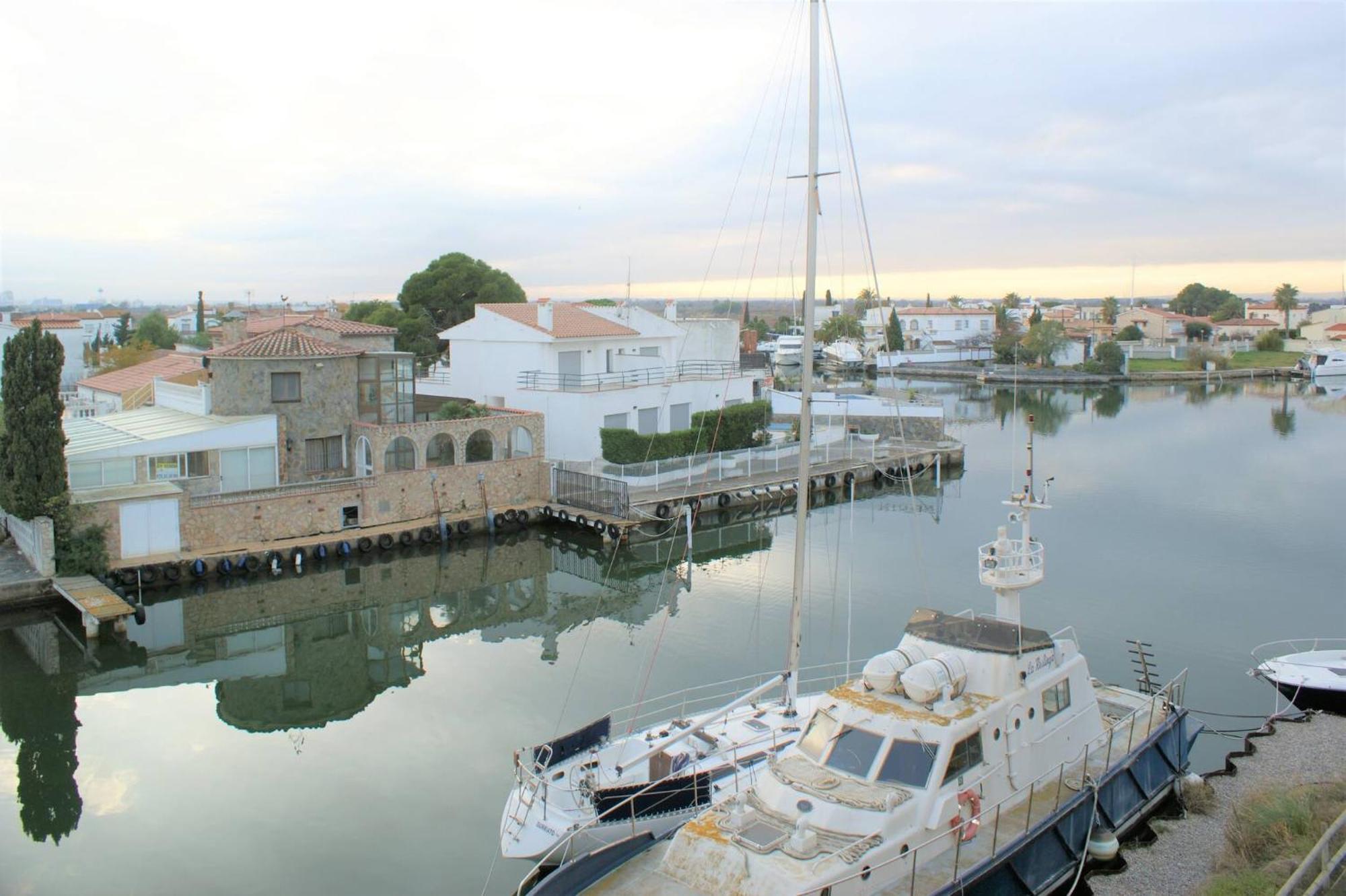Apartament En Con Vistas Al Canal Y Piscina